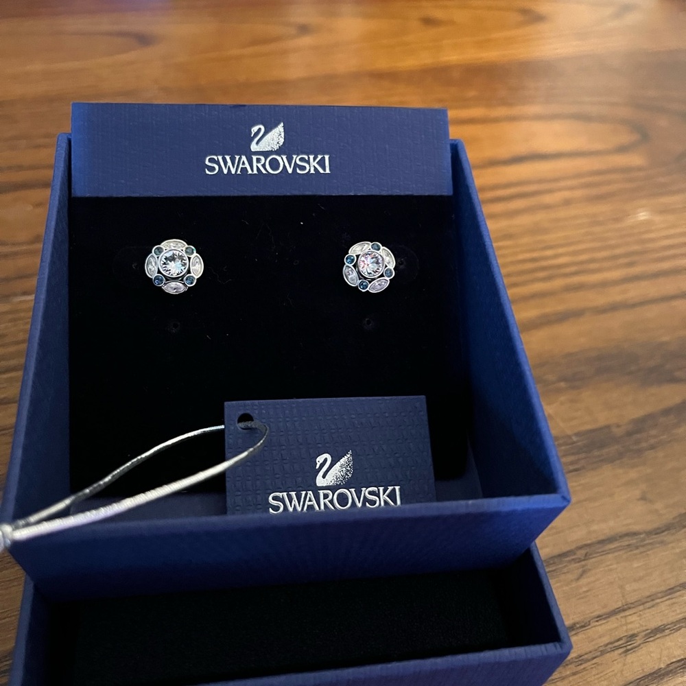 Swarovski Crystal Silver Earrings with original boxes - Picture 2 of 5